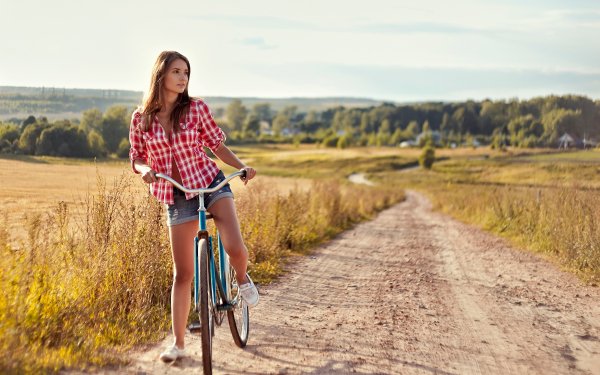 Mujeres Estado de ánimo Modelo Bicicleta Campo Sunny Fondo de pantalla HD | Fondo de Escritorio