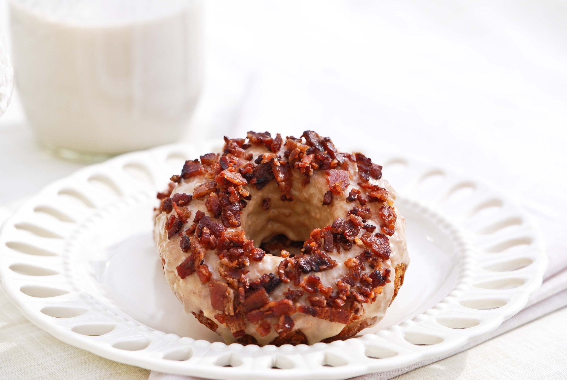 Download Food Doughnut 4k Ultra HD Wallpaper