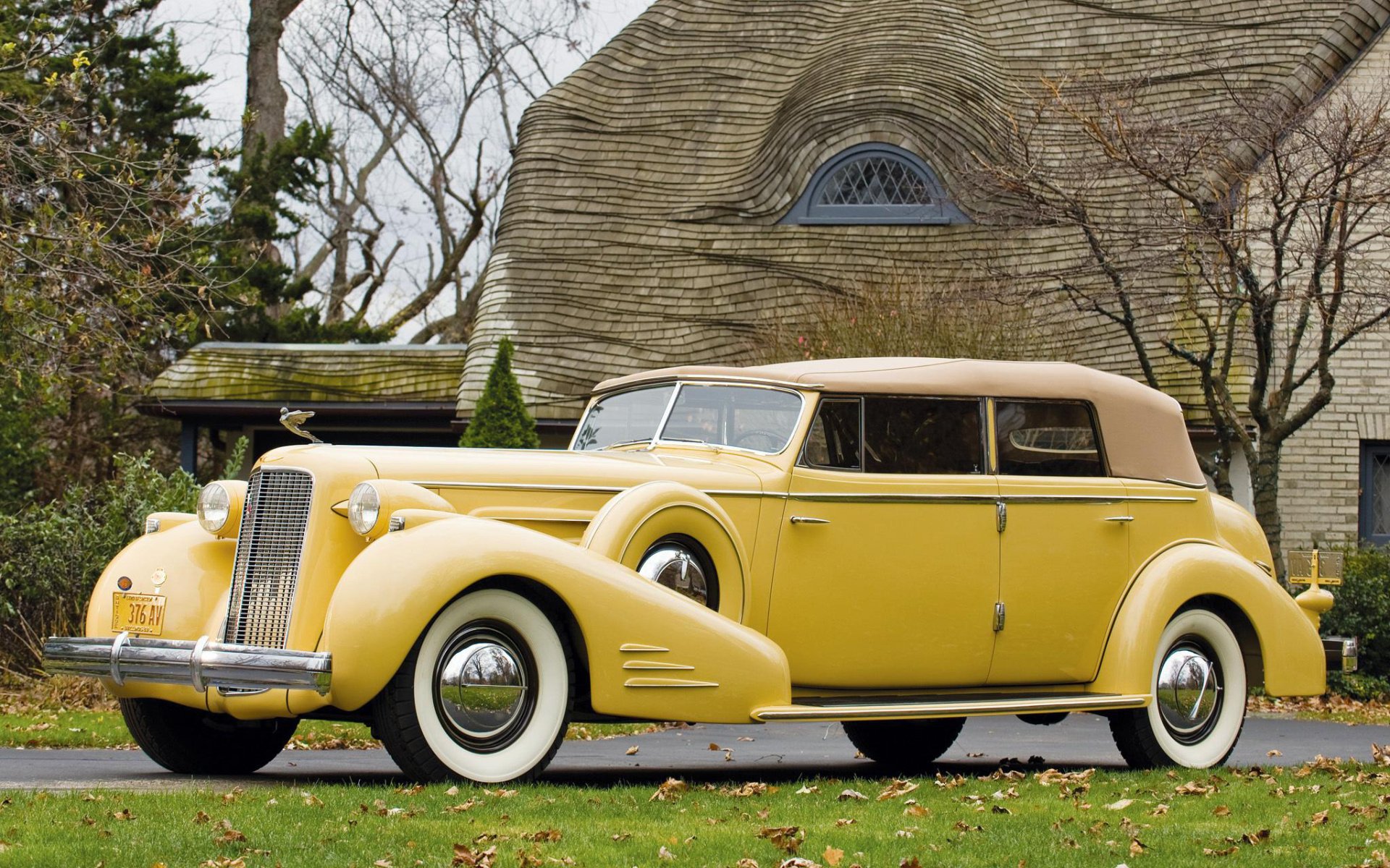 Download Vehicle Cadillac V-16 HD Wallpaper