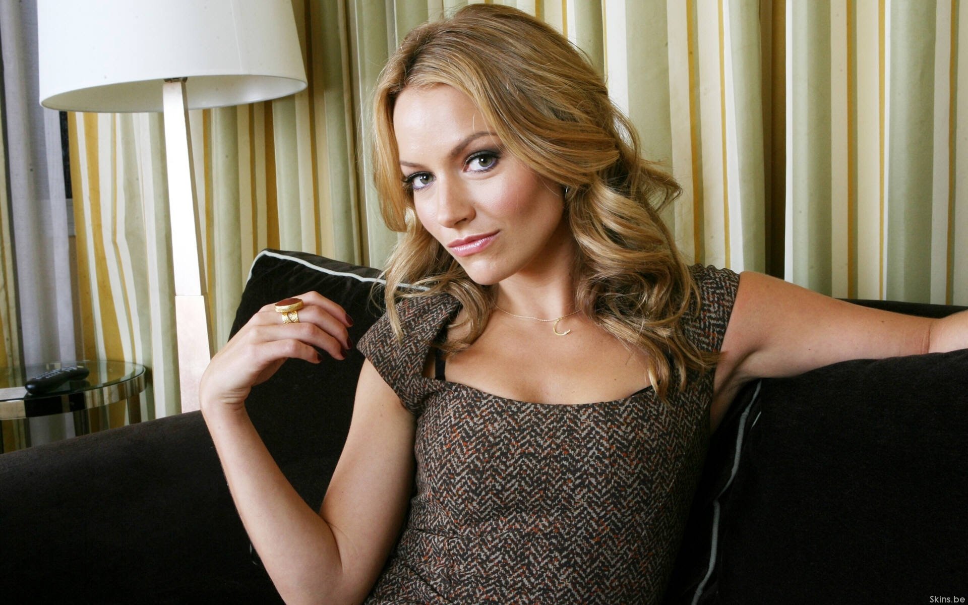 Download Newton 2 Becki Celebrity Becki Newton HD Wallpaper
