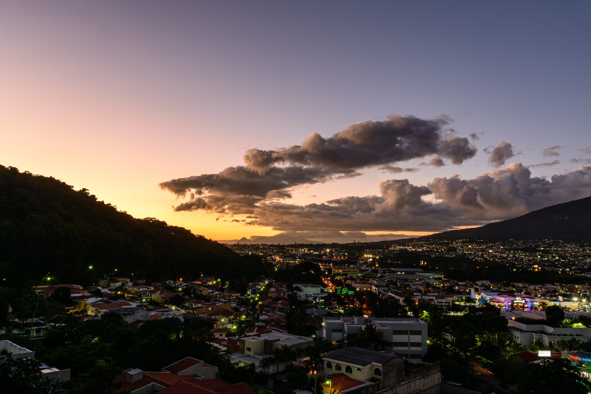 Download Cloud El Salvador Sky Evening Man Made San Salvador 4k Ultra HD  Wallpaper by lugeralfes