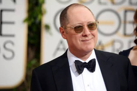 HD desktop wallpaper featuring a person at an awards event wearing sunglasses and a bow tie.