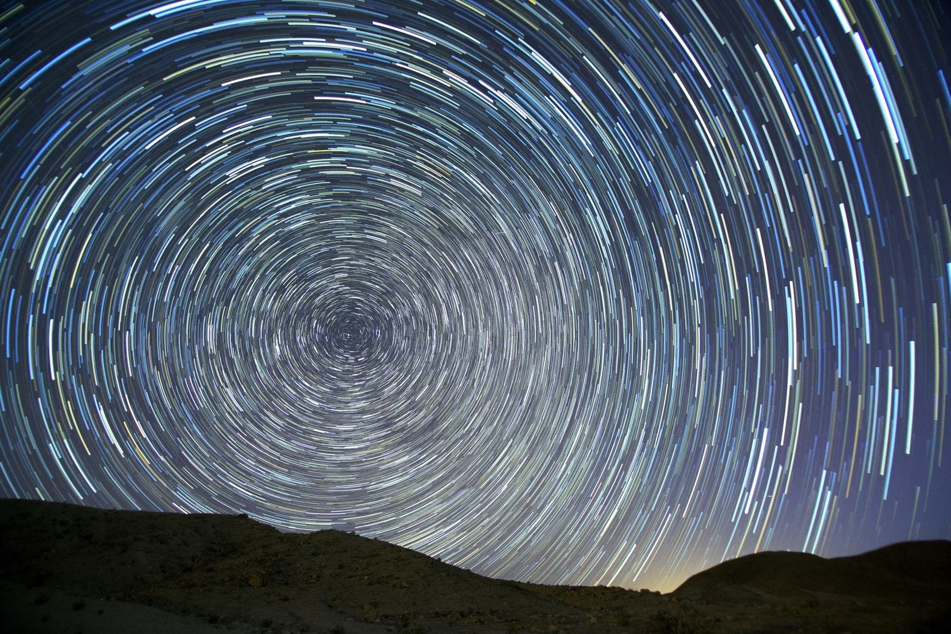 Download Nature Star Trail HD Wallpaper