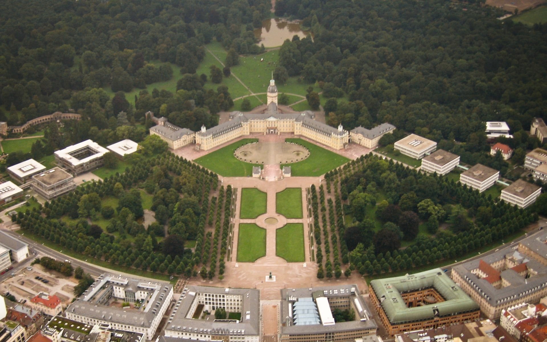 Download Man Made Karlsruhe Palace HD Wallpaper