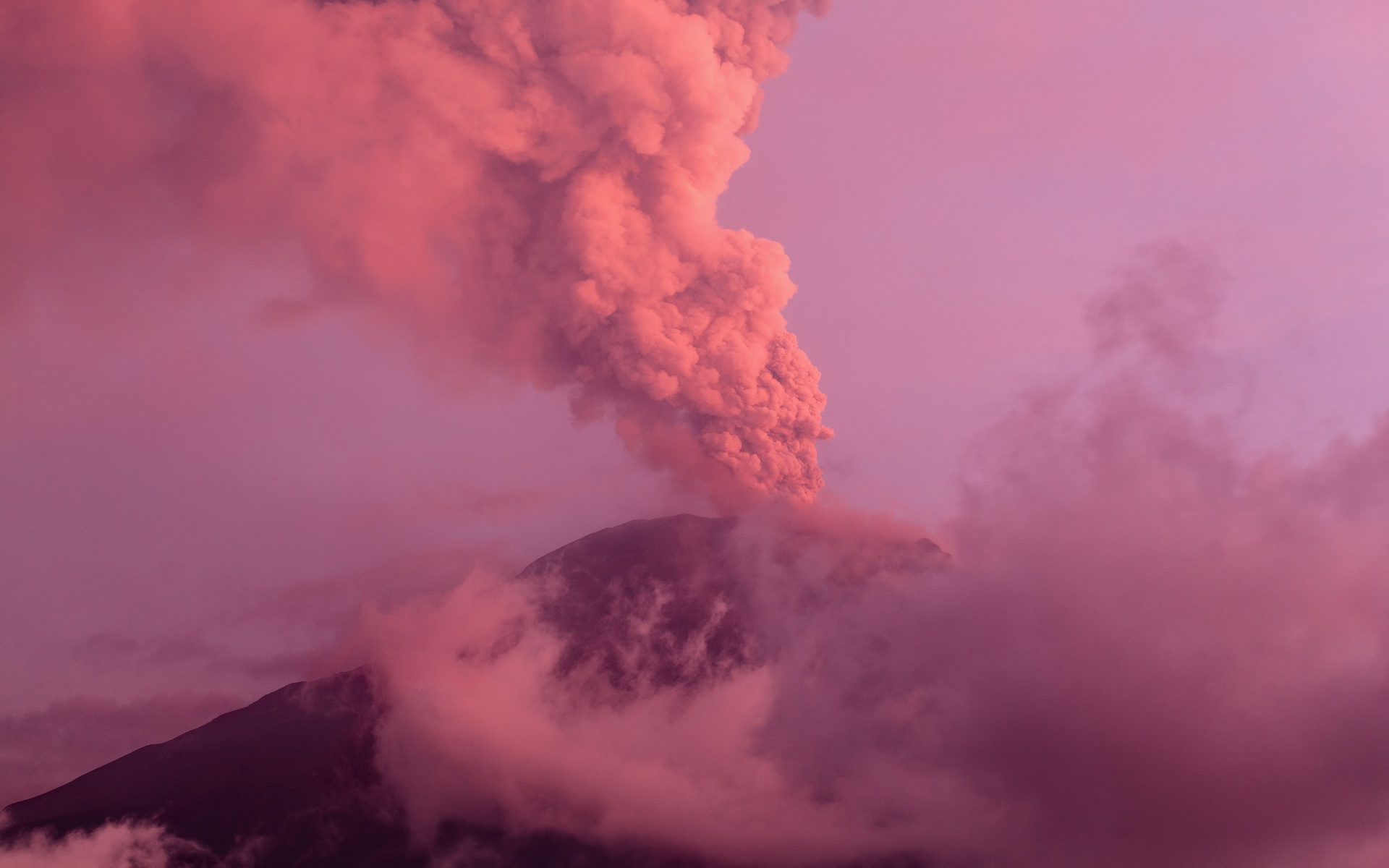Tungurahua volcano explosion by kalypso0