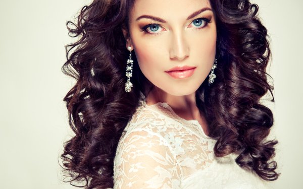 Femmes Top Model Top Modèls Face Cheveux Curl Earrings Fond d'écran HD | Image