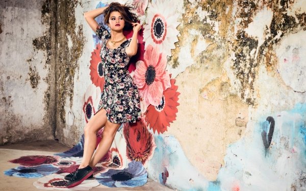 Música Selena Gomez Cantantes Estados Unidos American Actress Singer Morena Necklace Dress Fondo de pantalla HD | Fondo de Escritorio