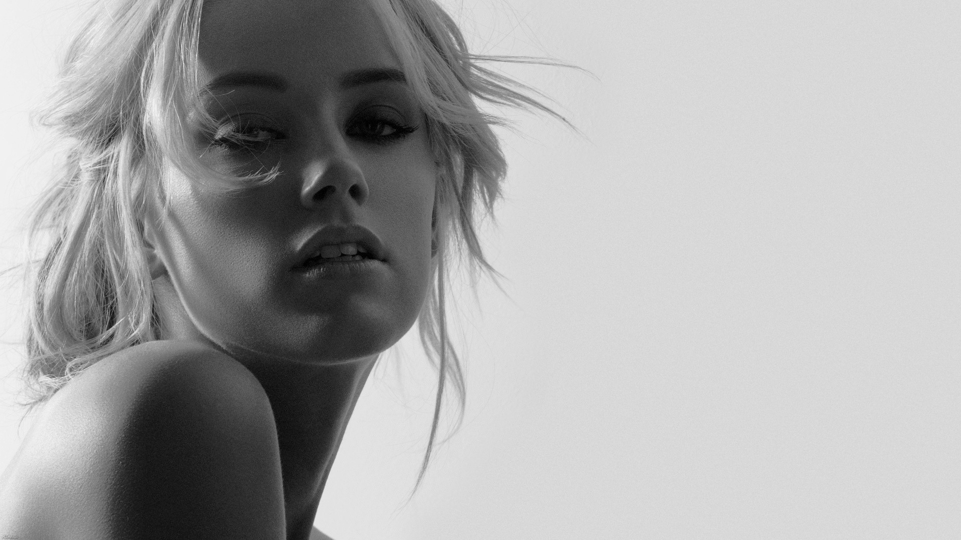 Download Celebrity Amber Heard HD Wallpaper