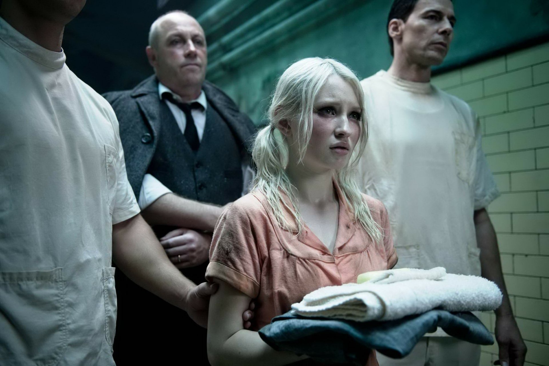 Download Emily Browning Movie Sucker Punch HD Wallpaper