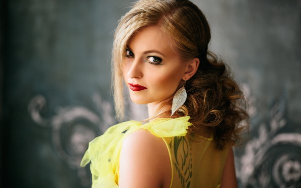 Women Model Blonde Green Eyes Lipstick Earrings HD Wallpaper | Background Image