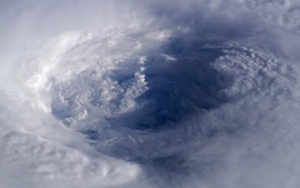  Hurricane Isabel by Ed Lu