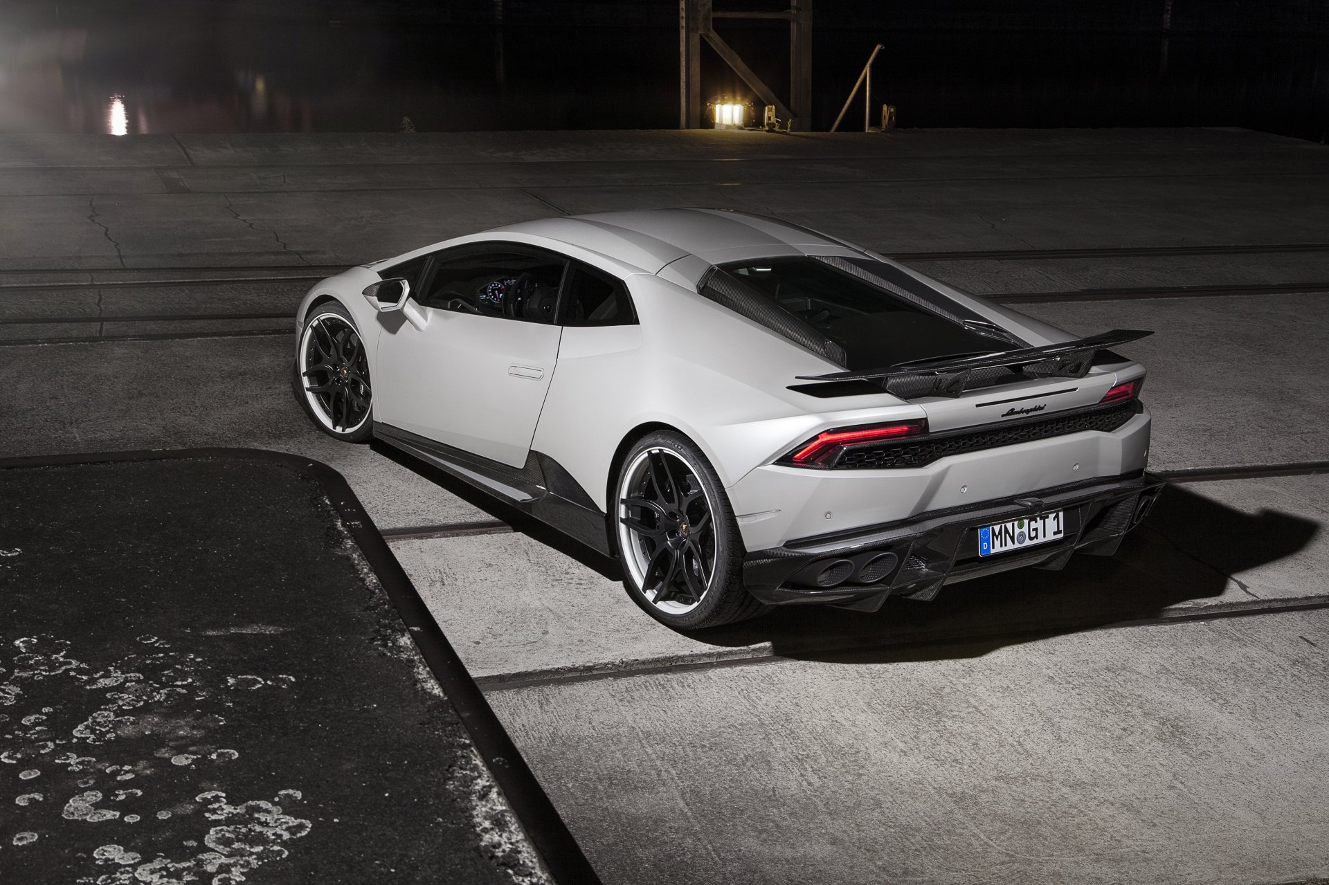 Download Vehicle Lamborghini Huracan 4k Ultra HD Wallpaper