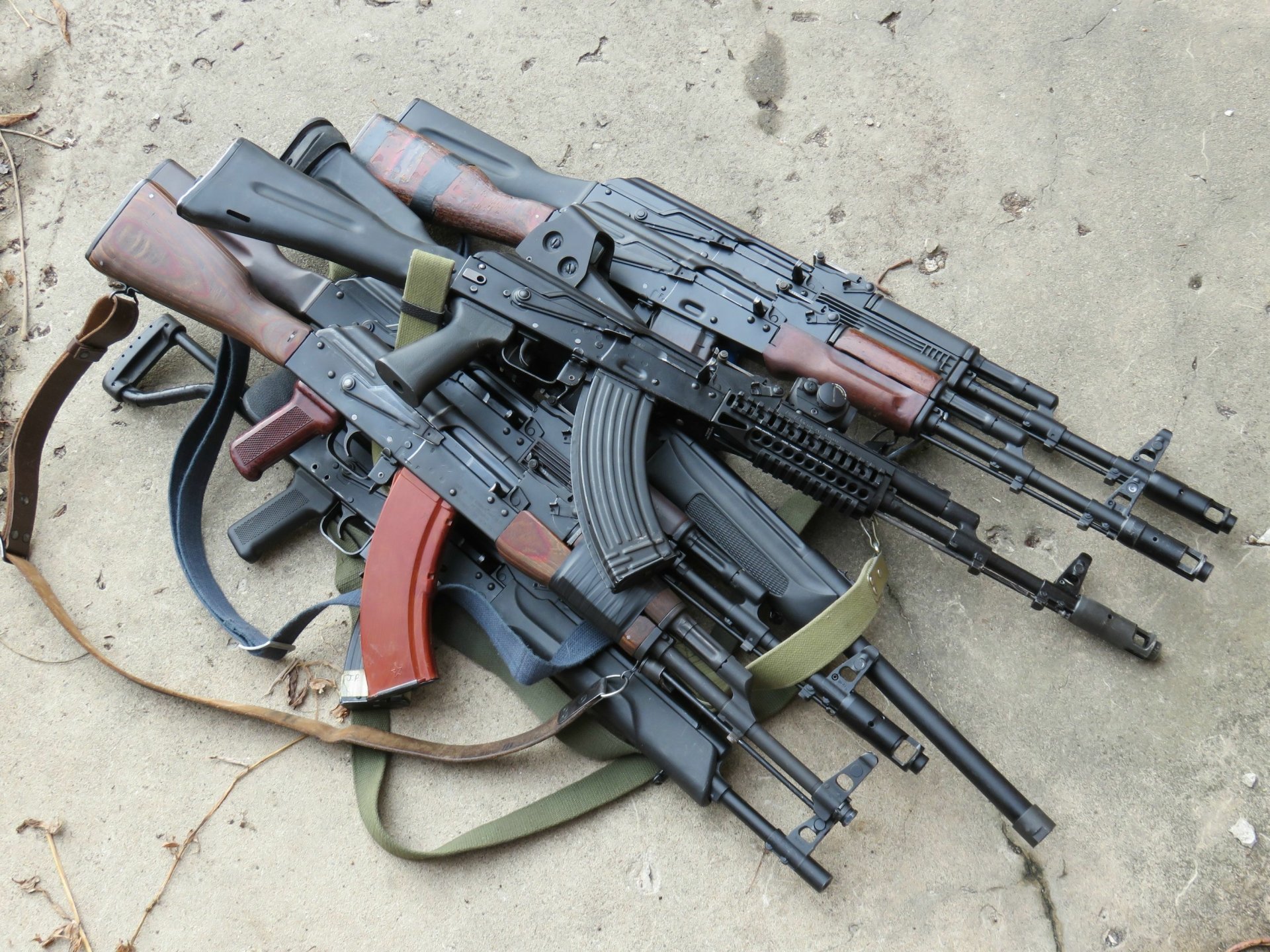 AK-47 HD Wallpaper | Background Image | 2764x2073 | ID:633412