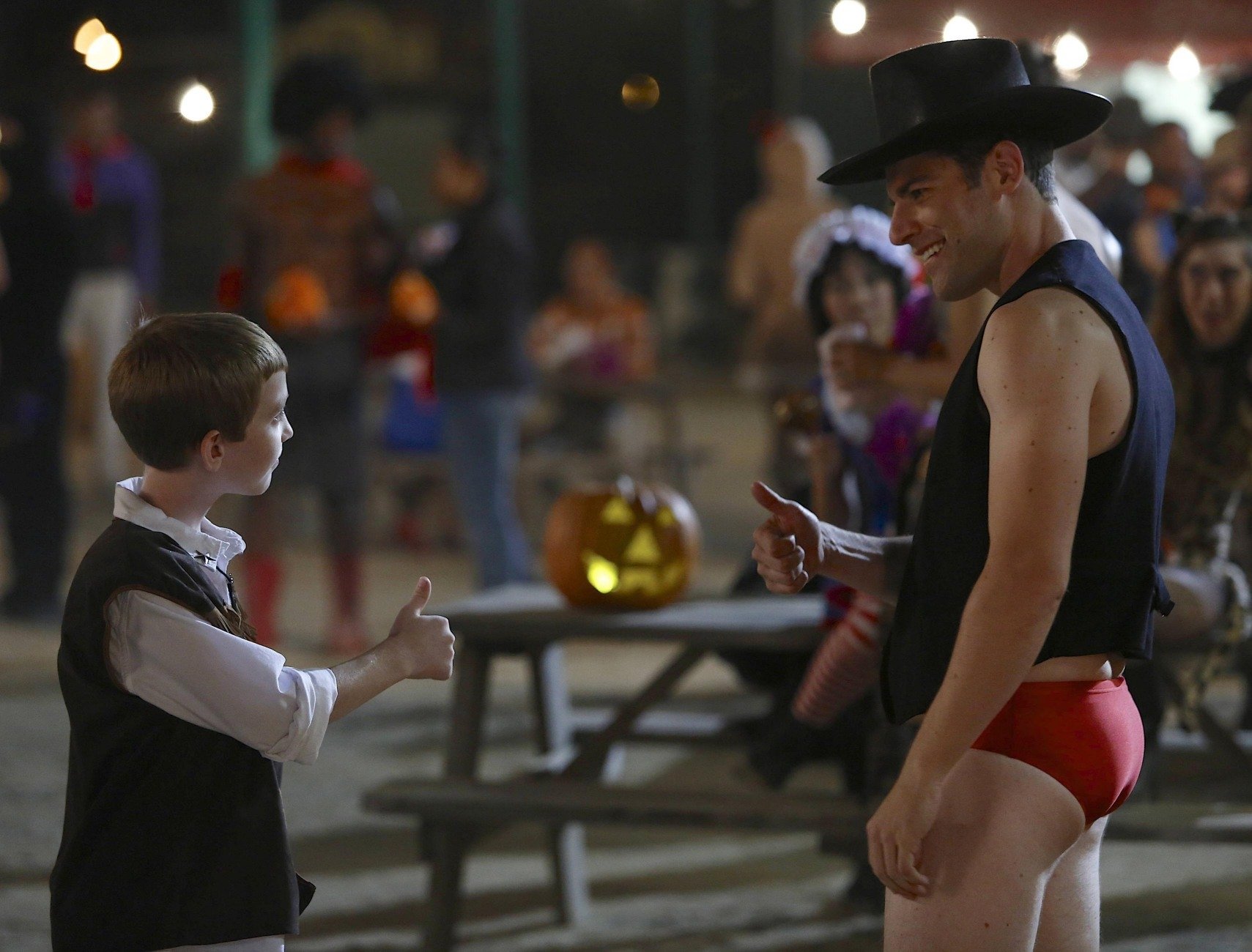 Download Schmidt (New Girl) Max Greenfield TV Show New Girl Wallpaper