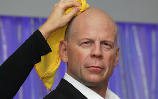 Celebrity Bruce Willis HD Desktop Wallpaper | Background Image