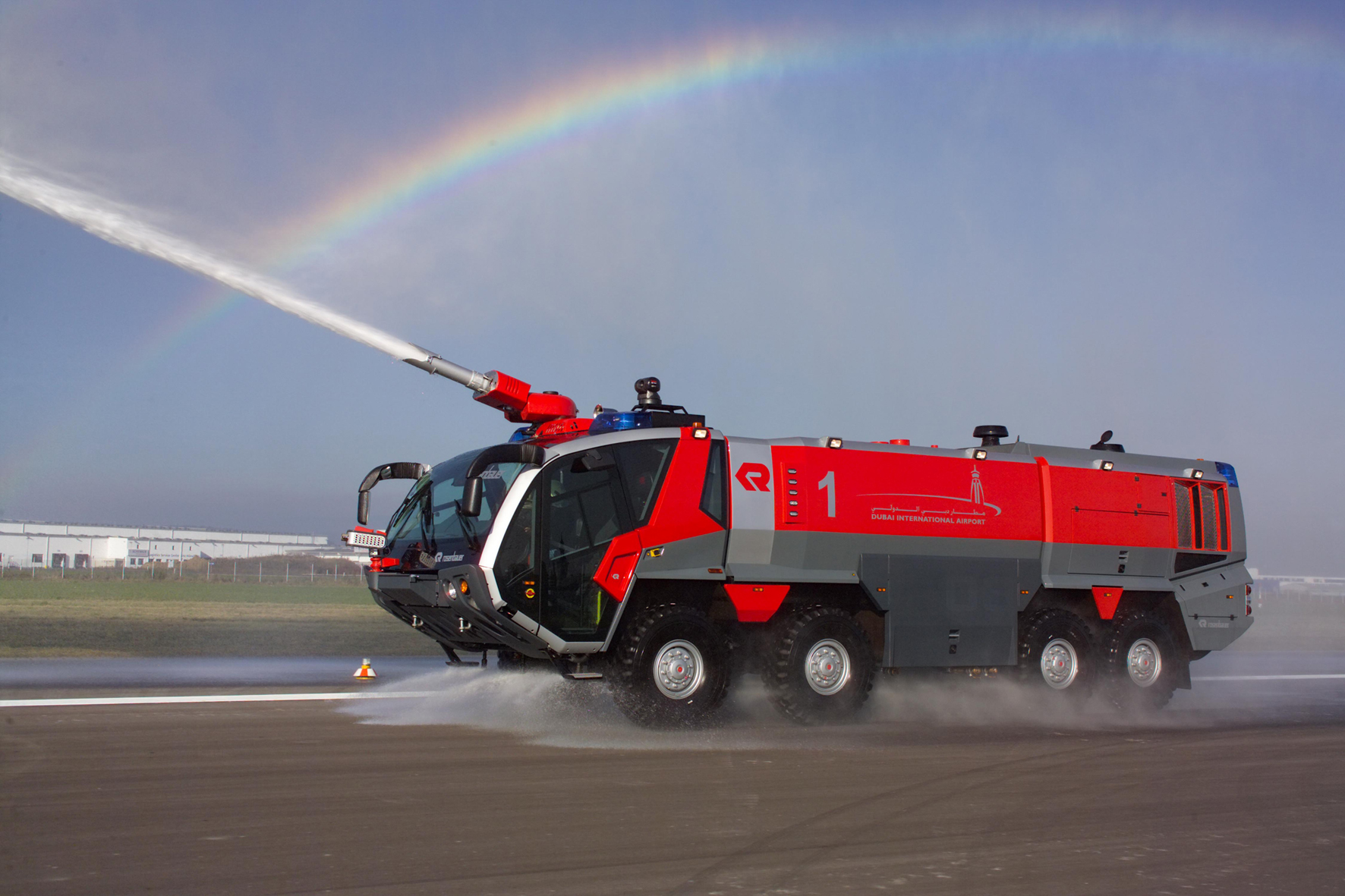 Rosenbauer Panther 8x8 with a Rainbow | Feuerwehr fahrzeuge, Feuerwehr ...