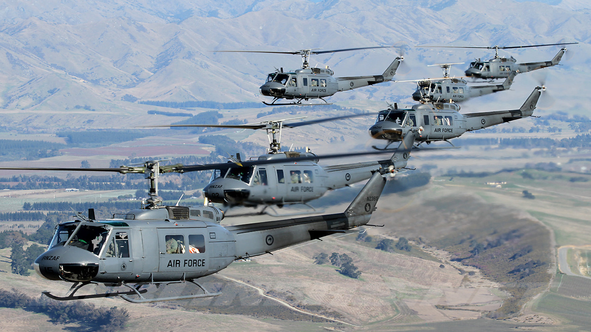 Military Bell UH-1 Iroquois HD Wallpaper | Background Image