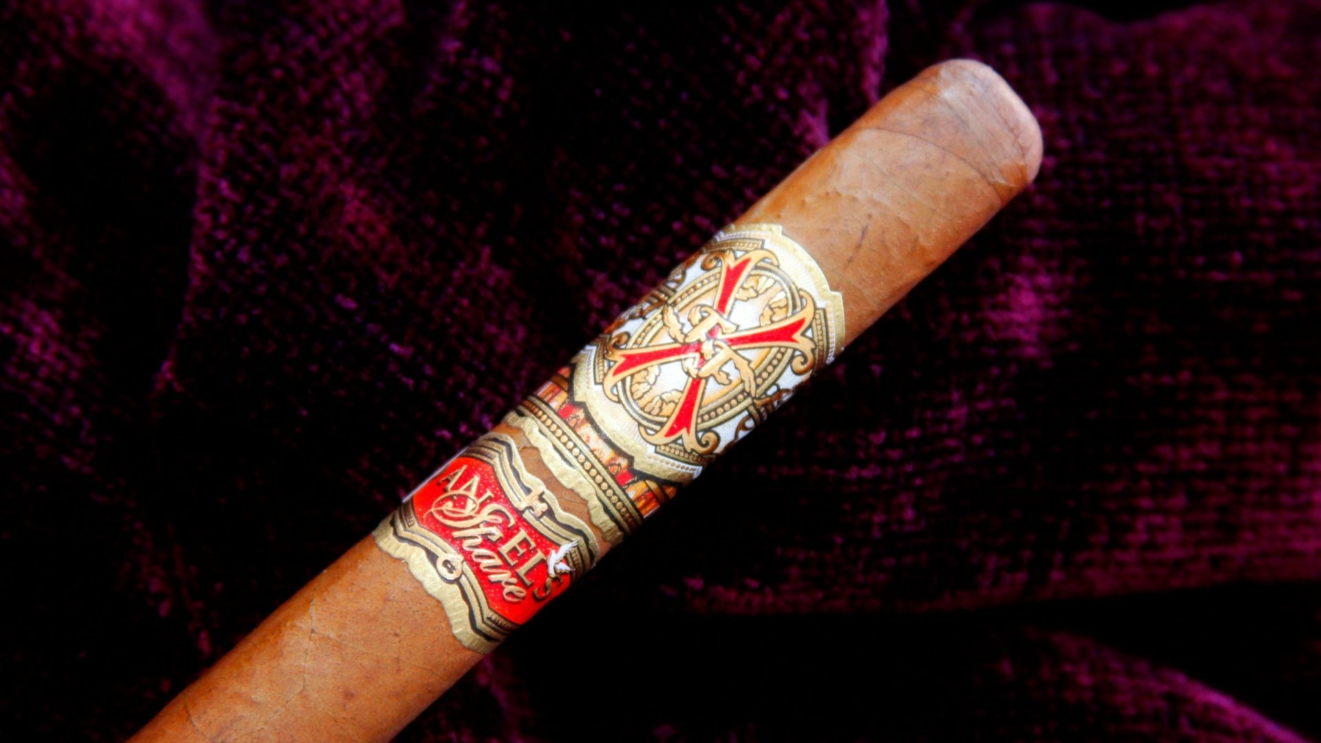 Download Man Made Cigar HD Wallpaper