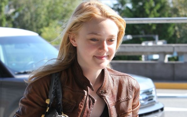 Celebrity Dakota Fanning HD Wallpaper | Background Image