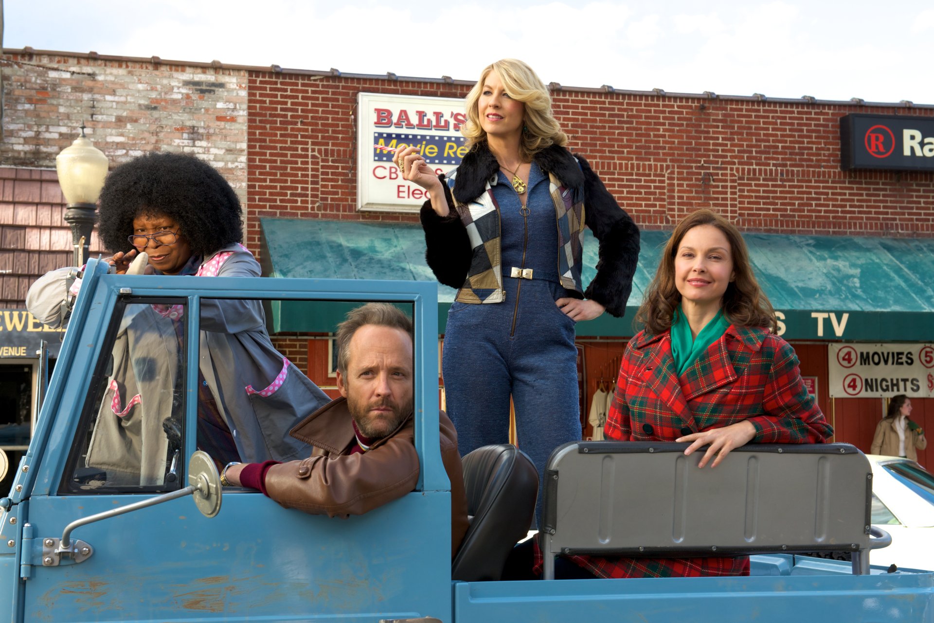 Download Ashley Judd Whoopi Goldberg Movie Big Stone Gap 4k Ultra HD Wallpaper