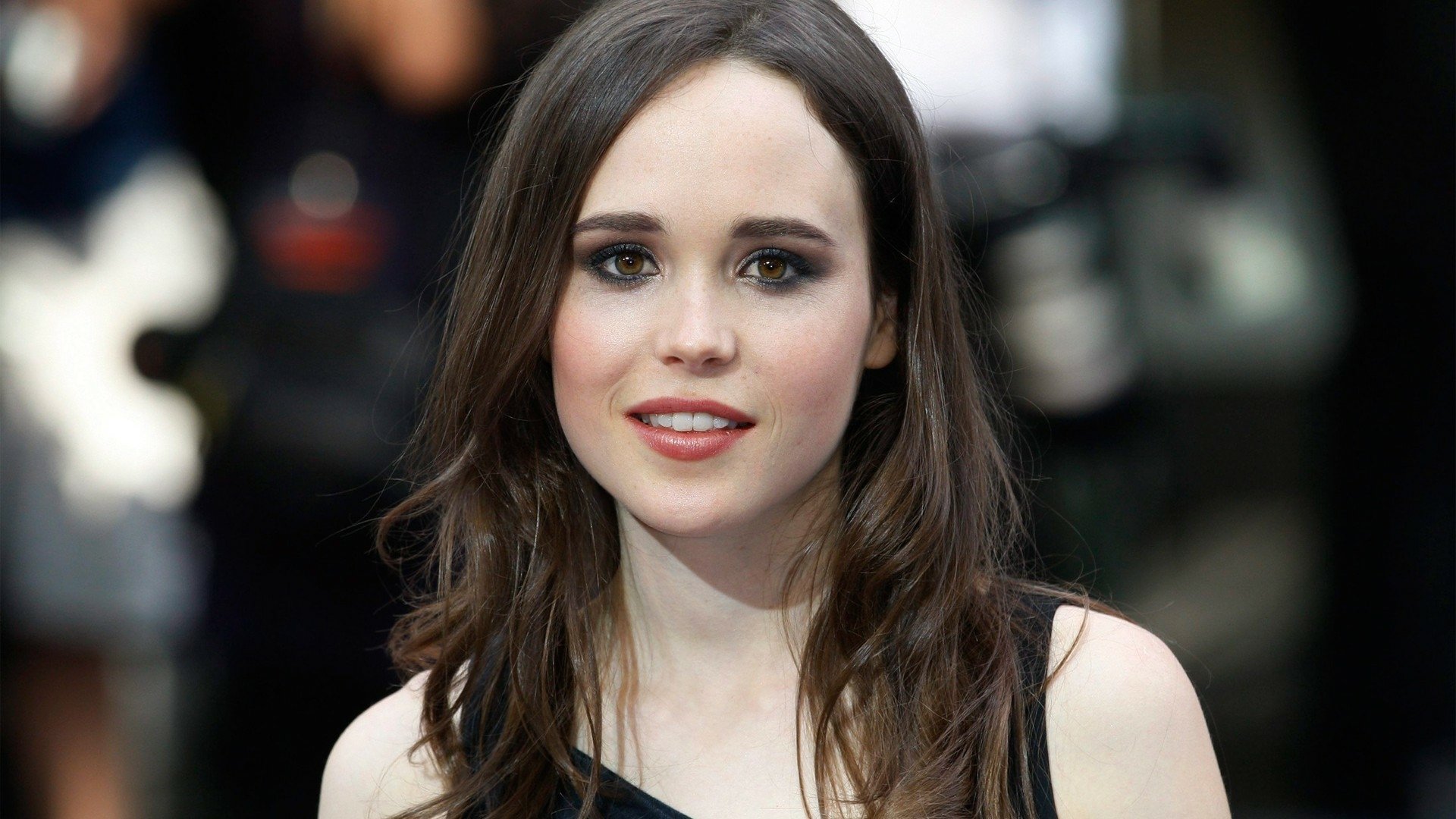 Download Celebrity Ellen Page HD Wallpaper
