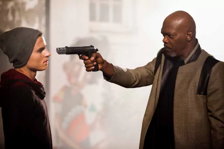 Callan McAuliffe Samuel L. Jackson movie kite HD Desktop Wallpaper | Background Image