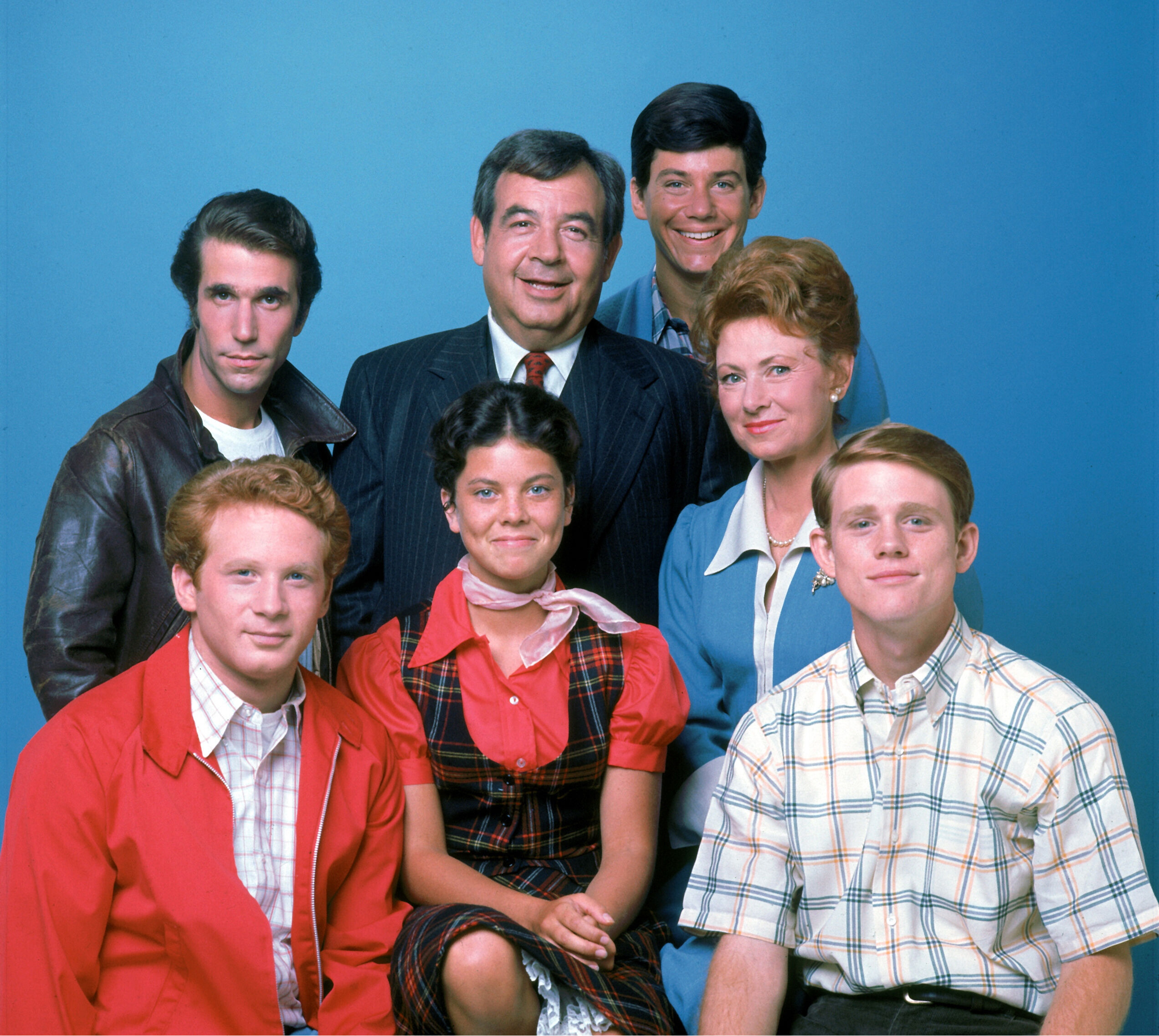 The Cunningham family and cast of Happy Days