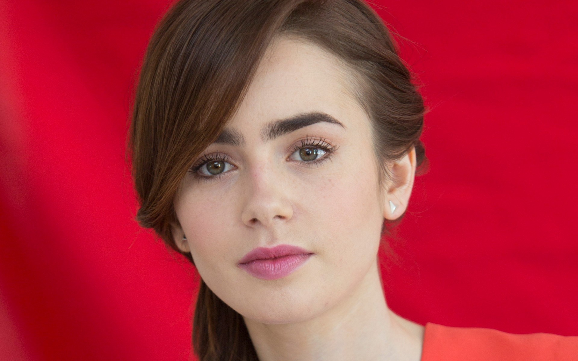 Celebrity Lily Collins Hd Wallpaper 9884