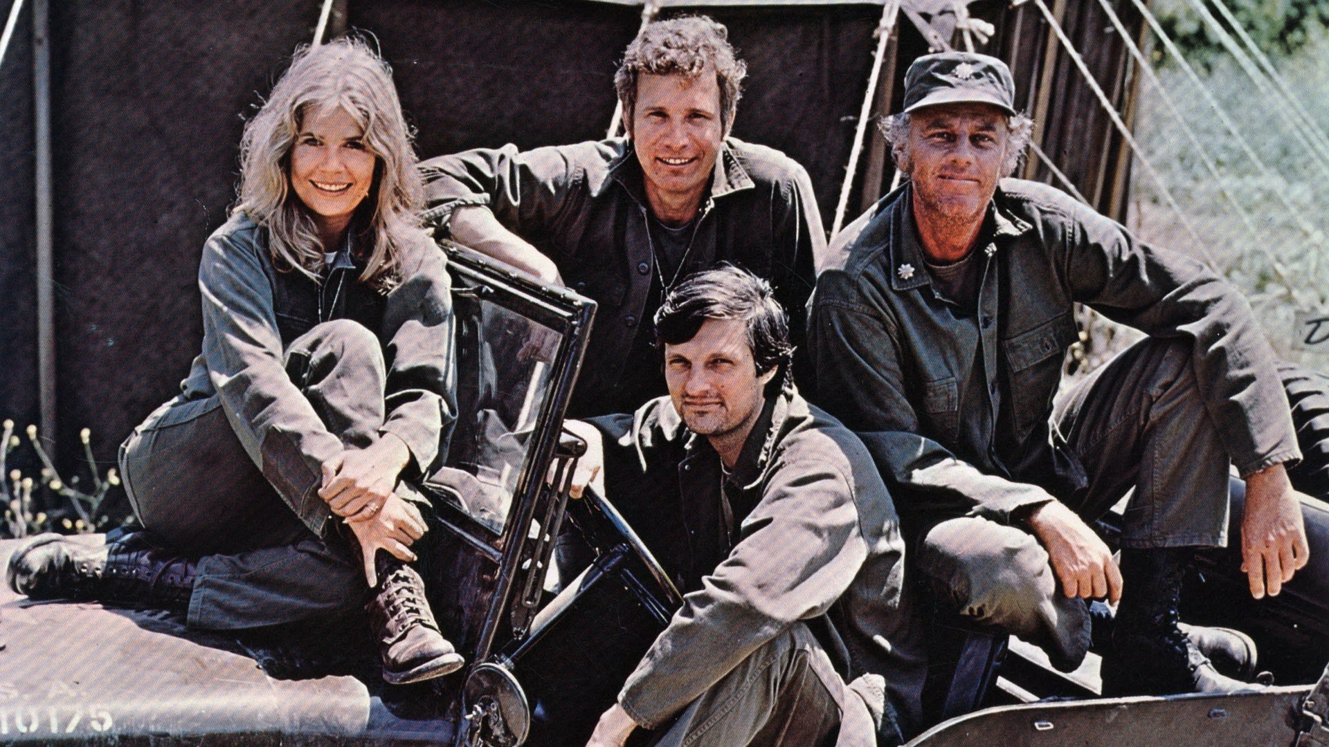 Download Alan Alda Loretta Swit TV Show M*a*s*h HD Wallpaper