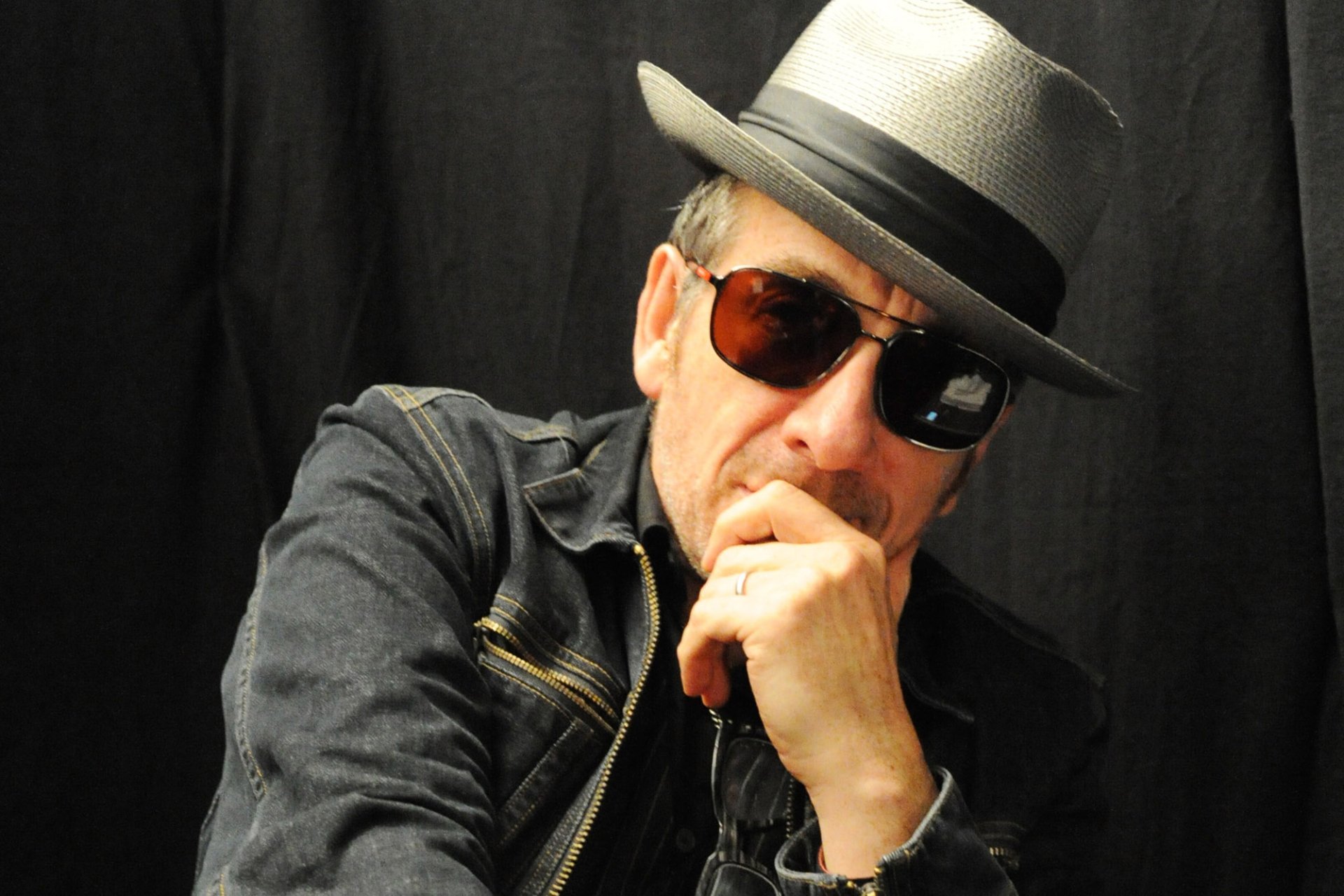 Download Music Elvis Costello HD Wallpaper