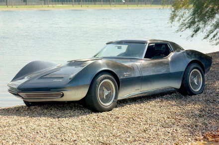  Chevrolet Corvette Mako Shark II