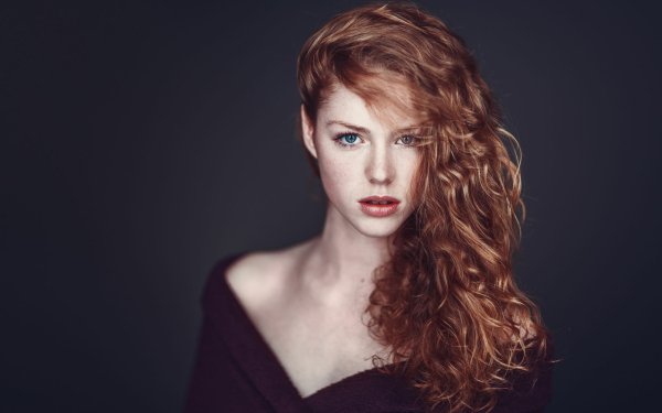 Femmes Top Model Top Modèls Blue Eyes Redhead Curl Fond d'écran HD | Image