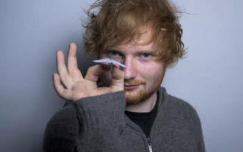 ed sheeran smoking cigarettes puffs on cig as he larks about with pals after Tom Kerridge meal Ed sheeran hi-res stock photography