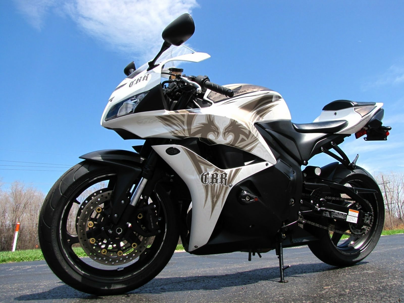 Download Motorcycle Vehicle Honda CBR600RR Wallpaper