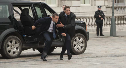 Gerard Butler Mike Banning Aaron Eckhart Benjamin Asher movie London Has Fallen HD Desktop Wallpaper | Background Image