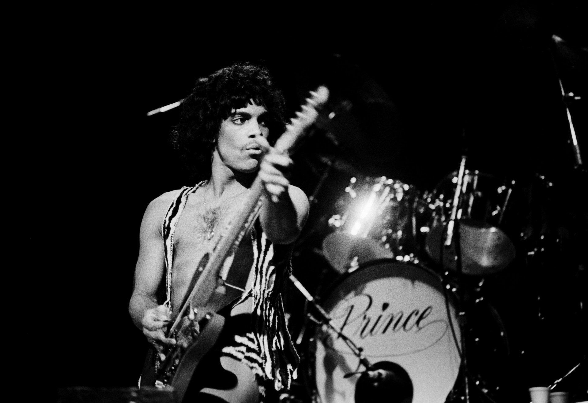 Download Black & White American Singer Prince (Singer) Music Prince HD Wallpaper