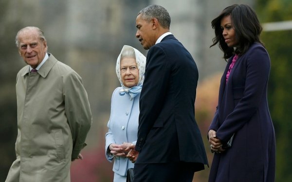 Women Queen Elizabeth II Barack Obama HD Wallpaper | Background Image