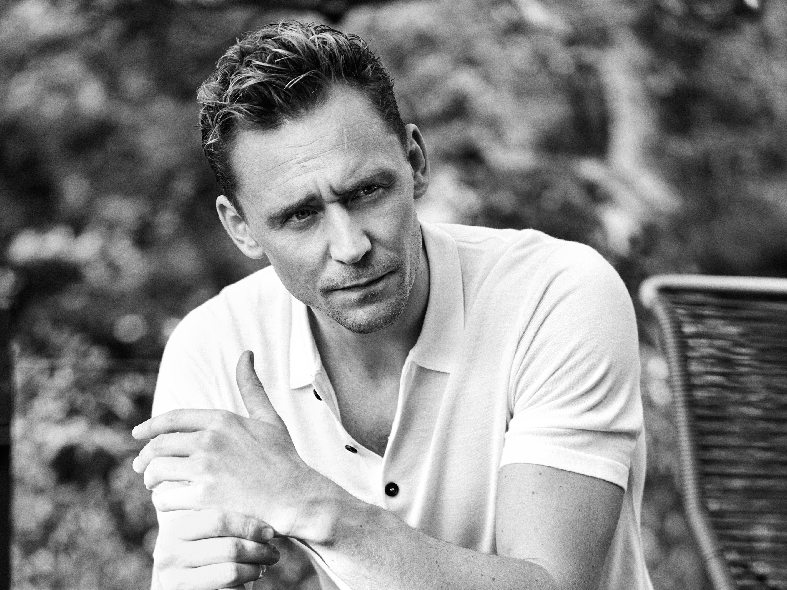 Tom Hiddleston HD Wallpaper