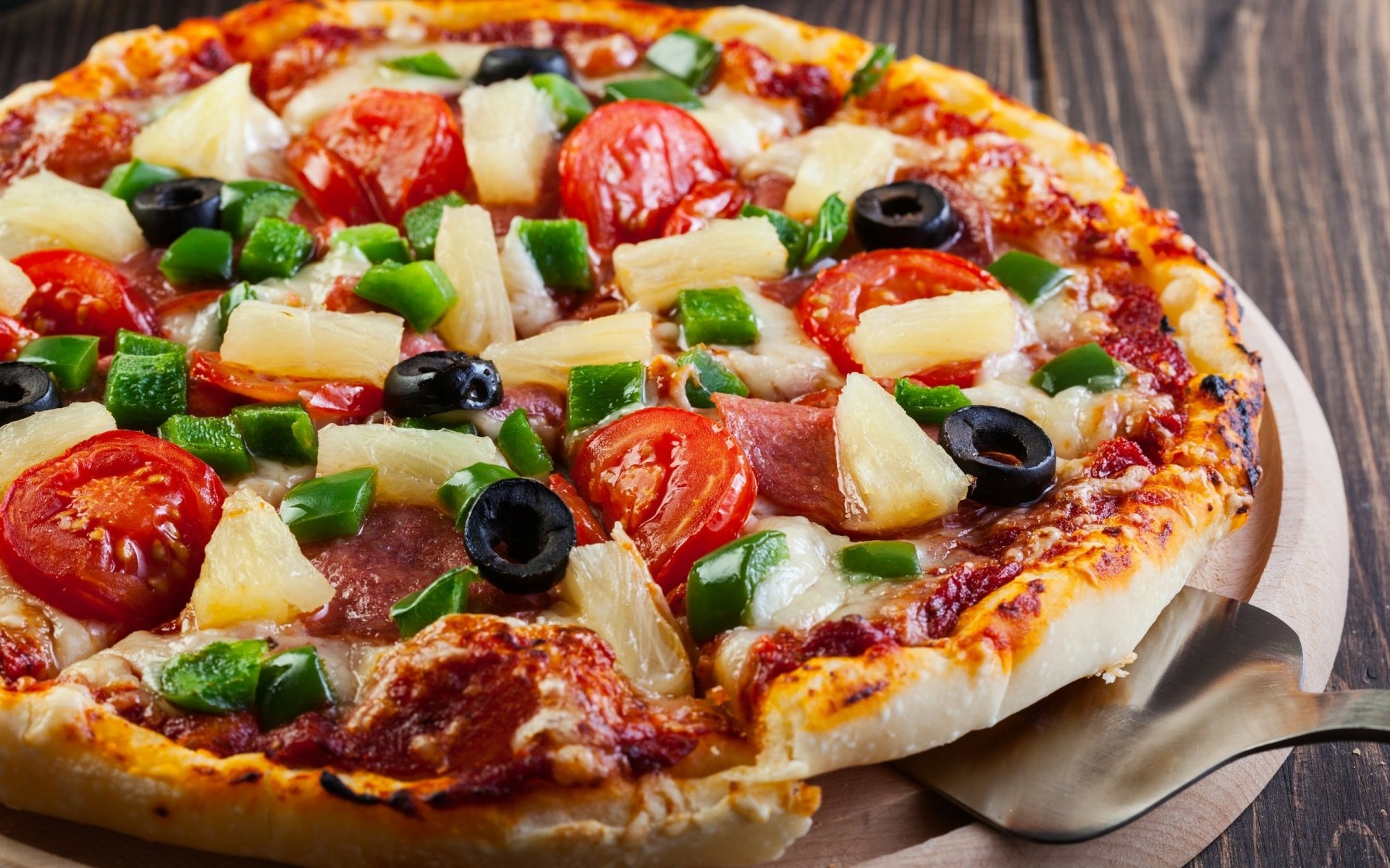 Download Food Pizza HD Wallpaper