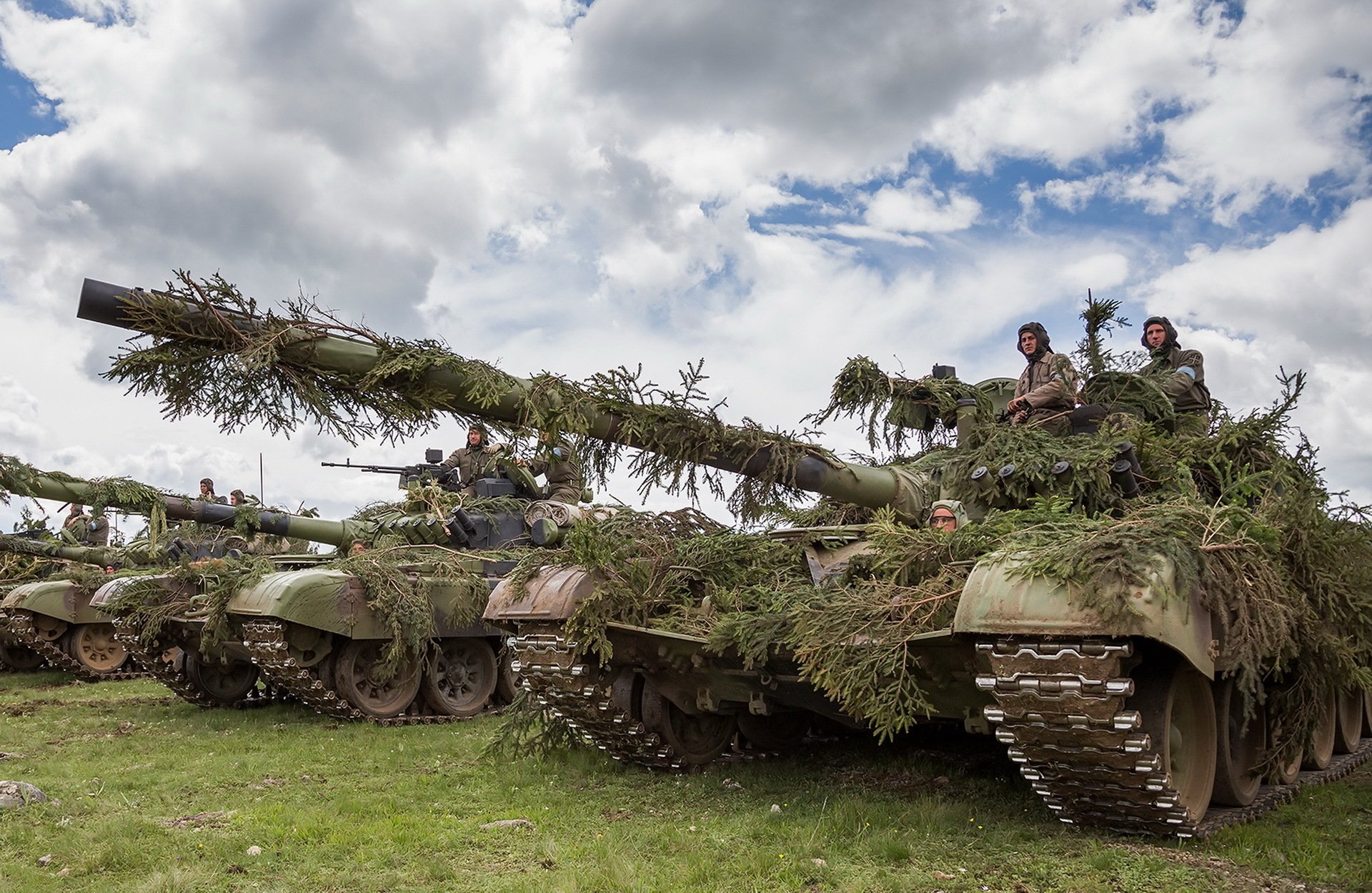 M-84 Armored Column — Soldiers & Tanks HD Wallpaper