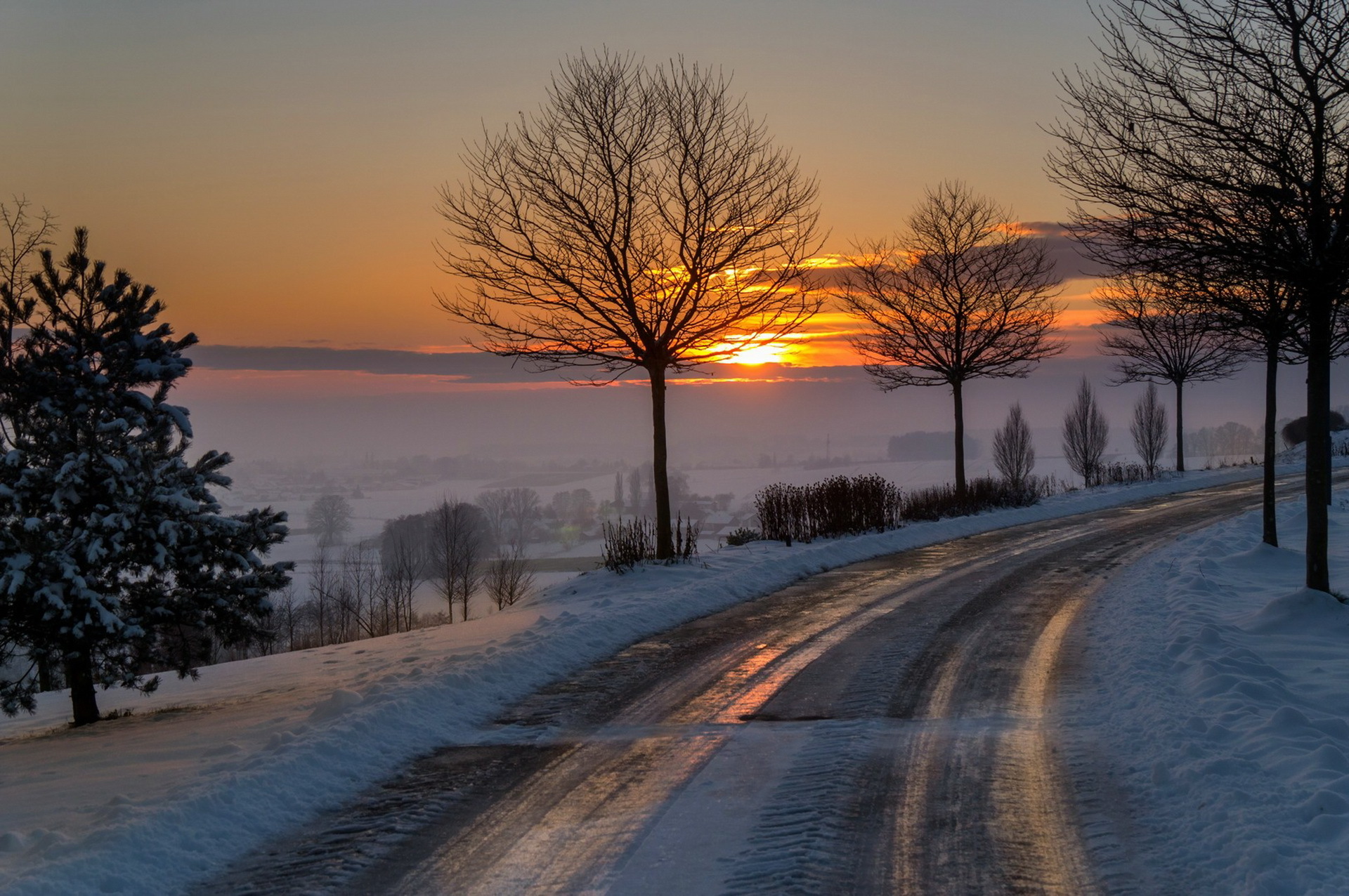 Зимнее утро дорога. Зимняя дорога. Зимний рассвет в городе. Зимняя дорога в городе. Зимний закат.