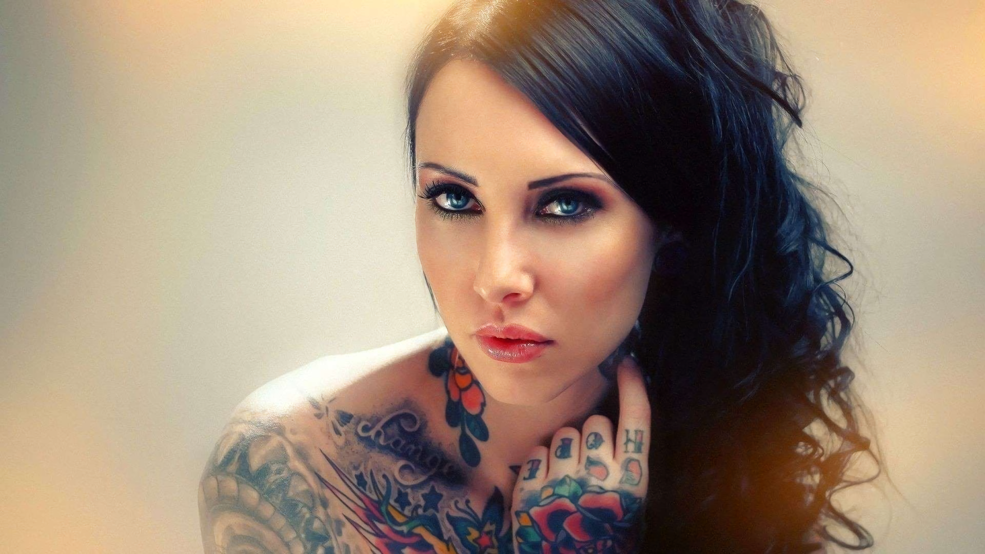 Download Brunette Woman Tattoo Hd Wallpaper