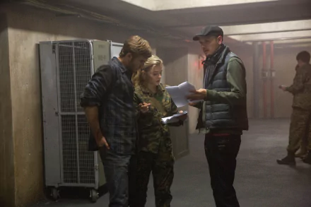 Alex Roe Chloë Grace Moretz movie The 5th Wave HD Desktop Wallpaper | Background Image