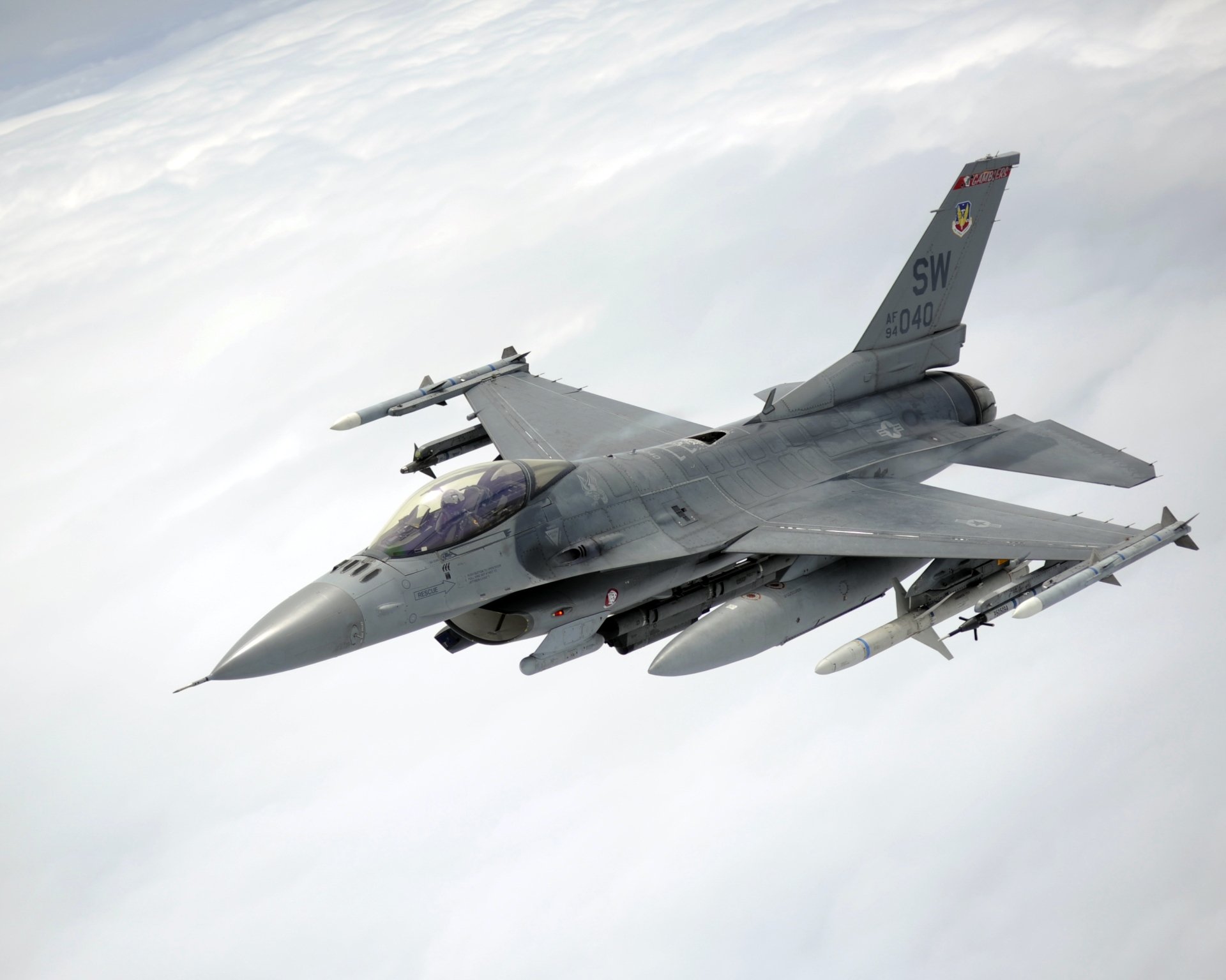 HD Wallpaper Of The General Dynamics F 16 Fighting Falcon Jet Fighter 