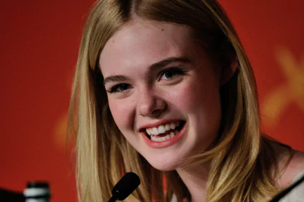 Celebrity Elle Fanning HD Desktop Wallpaper | Background Image