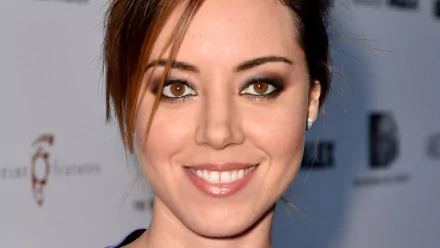 face smile brown eyes American actress Celebrity Aubrey Plaza HD Desktop Wallpaper | Background Image