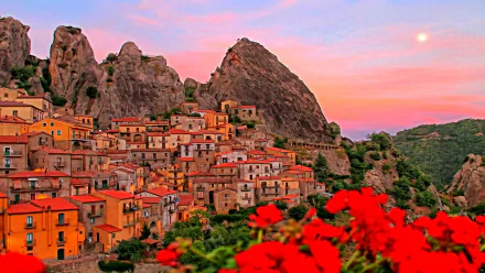  Castellmezzano, Italy