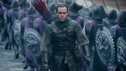 Matt Damon stars in The Great Wall, depicted in this 4K Ultra HD wallpaper, where he leads a fierce battle surrounded by soldiers in armor.