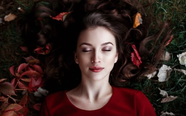 Women Mood Model Brunette Face Lying Down HD Wallpaper | Background Image