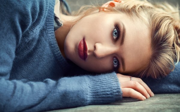 Women Eva Mikulski Model Face Lipstick Blue Eyes HD Wallpaper | Background Image